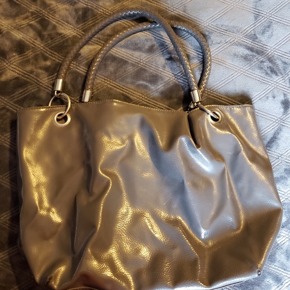 gently used Kenneth Cole purse - Picture 2 of 3